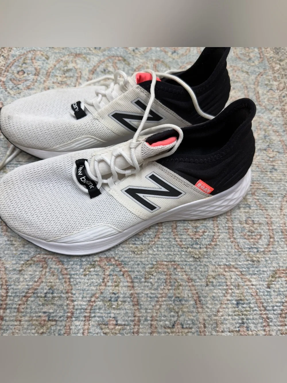 New Balance ROAV Fresh Foam Women’s size 8